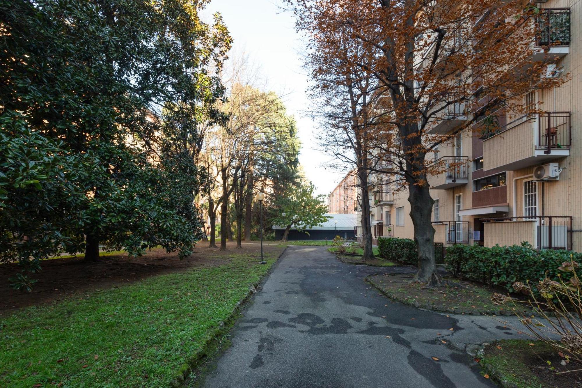 Milan-Linate Apartment With Balcony Екстер'єр фото